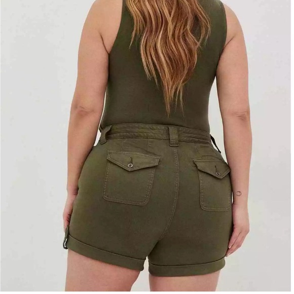 Torrid Olive Green Military Stretch Twill Mid-rise Shorts - Picture 3 of 4